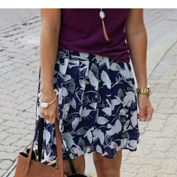 Old Navy Women’s Pleated Mini Blue Bird Casual Skirt Size Small - Picture 2 of 8